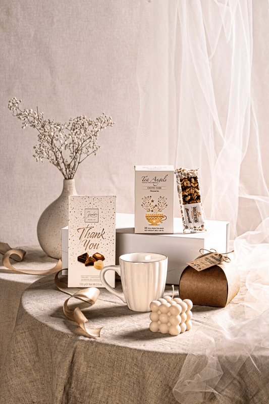 Elegancki Zestaw Prezentowy z Herbatą Tea Angels i Pralinami Hamlet – Idealny Upominek dla Niej