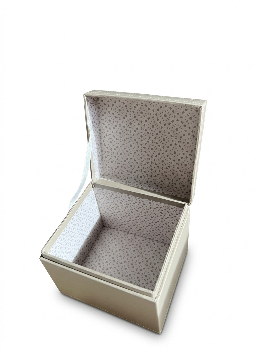 Eleganckie Pudełko Prezentowe Taupe 12,5x11x11 cm – Stylowa Szkatułka na Upominek