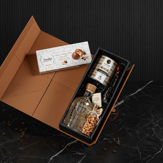 Luksusowy Zestaw Prezentowy z Wódką Dębowa i Kawą Hardy – Elegancki Upominek dla Niego