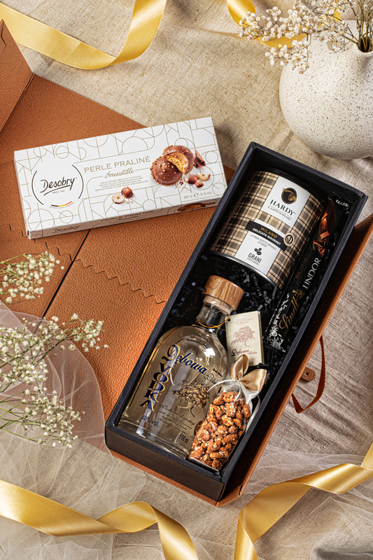 Luksusowy Zestaw Prezentowy z Wódką Dębowa i Kawą Hardy – Elegancki Upominek dla Niego