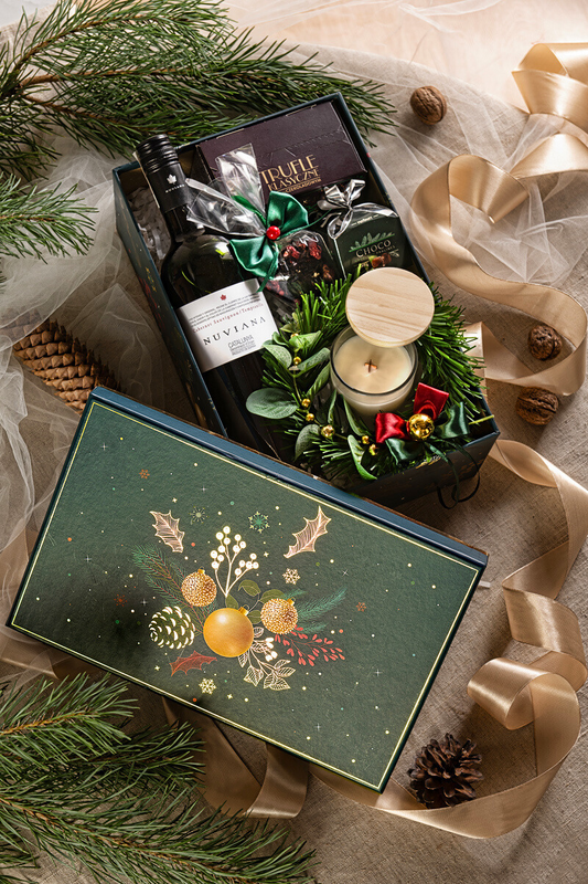 Ekskluzywny Zestaw Świąteczny z Wiankiem, Winem i Truflami – Idealny Upominek