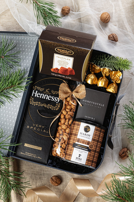 Luksusowy kosz prezentowy z koniakiem i kawą