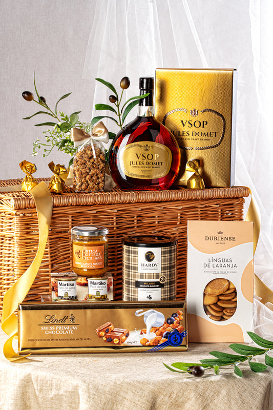 Ekskluzywny Kosz Prezentowy z Brandy i Winem - Prestiżowy Zestaw dla Lekarza lub Prezesa