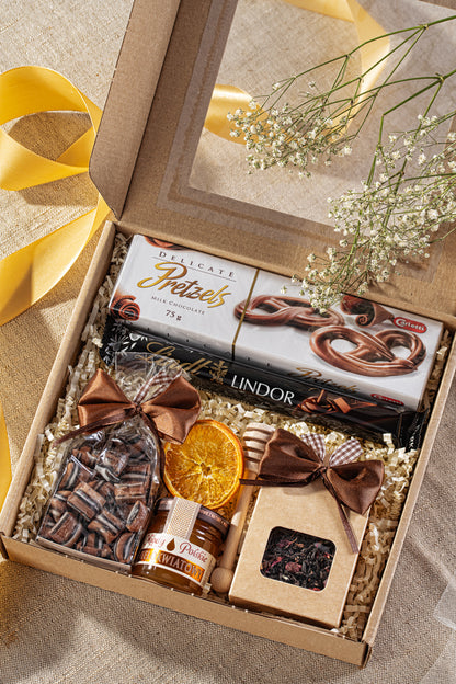 Elegancki Zestaw Prezentowy z Herbatą i Miodem w Pudełku z Okienkiem – Upominek dla Niej i dla Niego