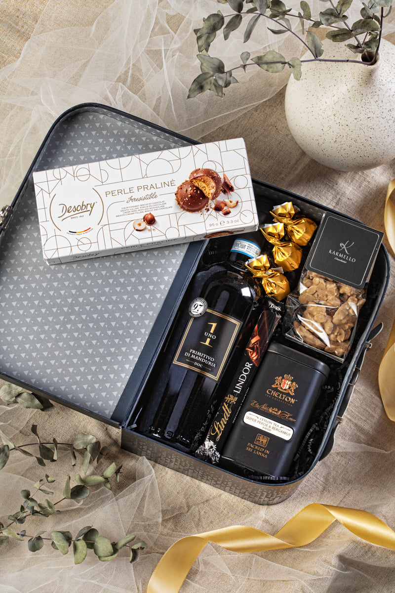 Luksusowy Zestaw Prezentowy z Winem Primitivo i Herbatą Chelton – Elegancki Prezent Biznesowy