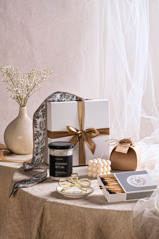 Luksusowy Zestaw SPA z Solą i Świecą – Prezent Relaksacyjny dla Kobiet